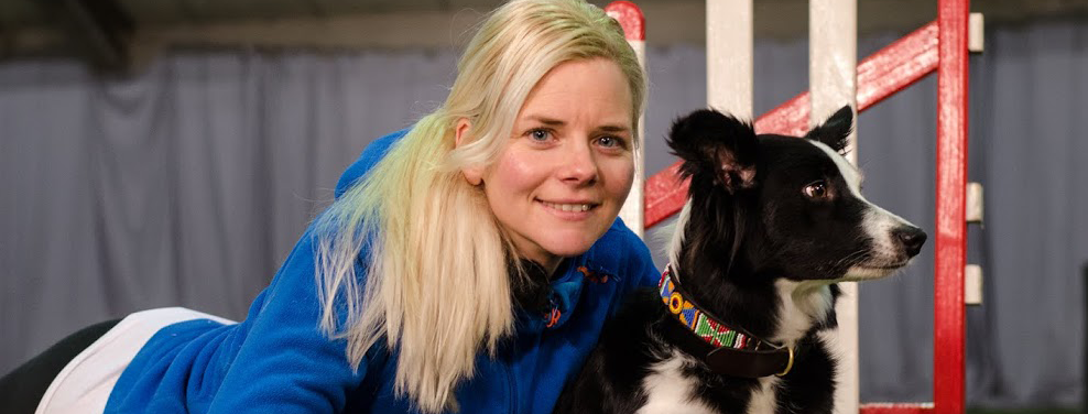 En av de hundsportare som ger mig inspiration är Jenny Damm. Inte bara för hennes framgångar utan lika mycket för hennes coola sätt att se på sig själv och det hon gör. No big deal liksom...Man går in och kör järnet bara. ;)